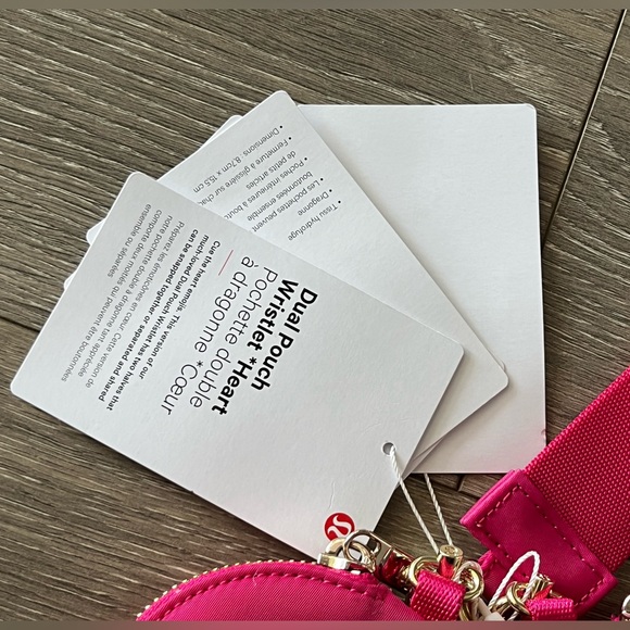 NWT Lululemon Dual Pouch Heart Wristlet in Hot Pink. SOLD Out Online - Picture 6 of 7